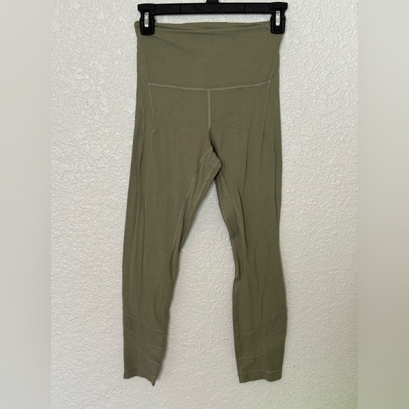 Lululemon Instill High-Rise Leggings with smoothcover fabric - EUC size 4 - Picture 2 of 2